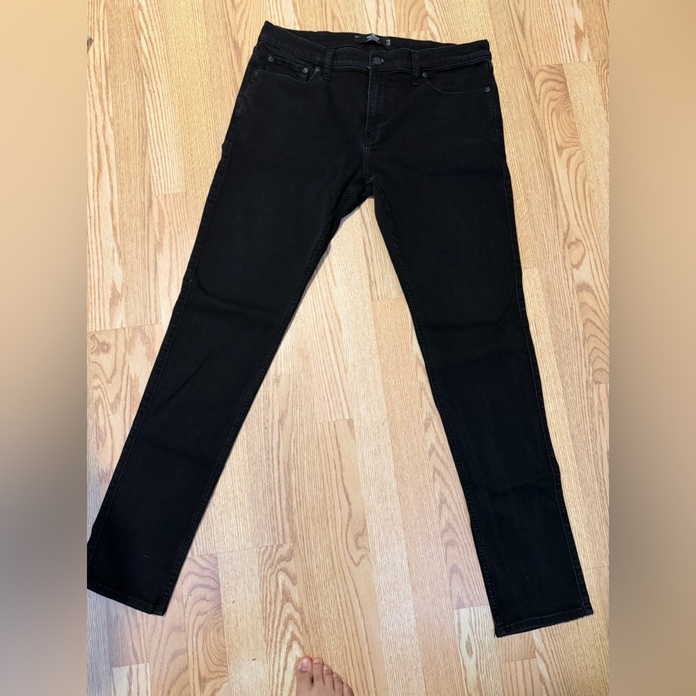 Hollister Men's Slim Straight Black Jeans